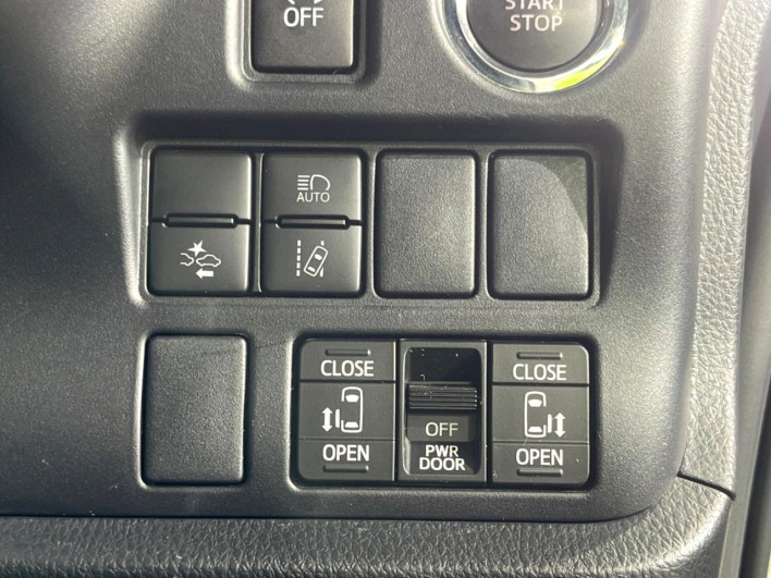 2021 Toyota Noah 3BA-ZRR80W (UW-6a3361246e1df)[10]