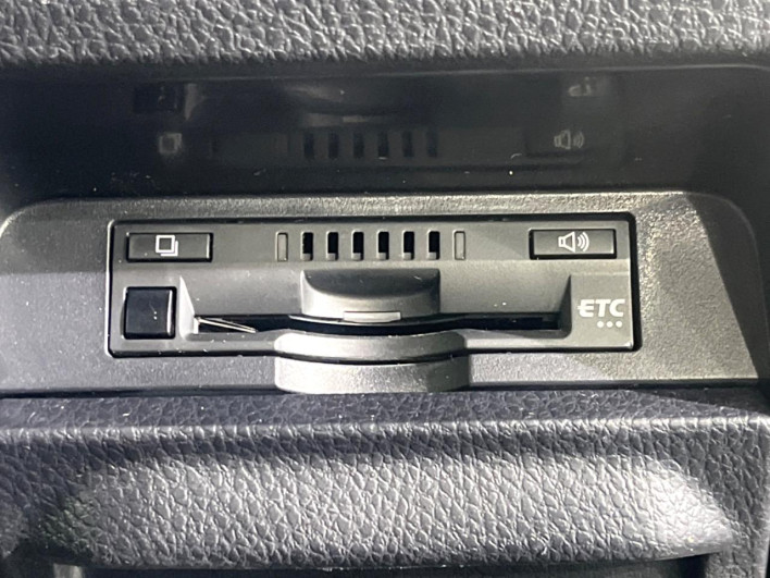 2021 Toyota Noah 3BA-ZRR80W (UW-6a3361246e1df)[9]