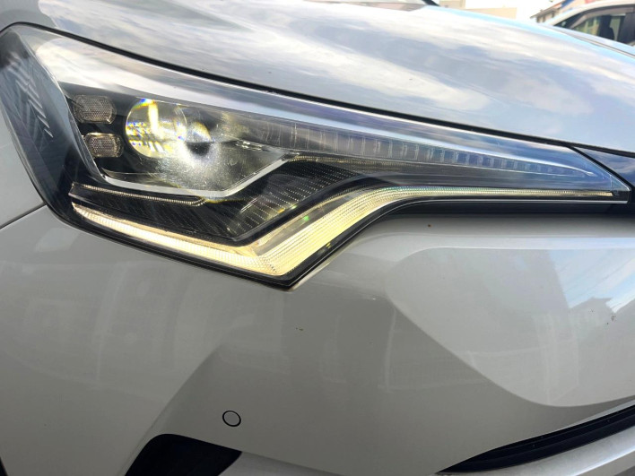 2018 Toyota C-HR DAA-ZYX10 (UW-6a3361406e750)[12]