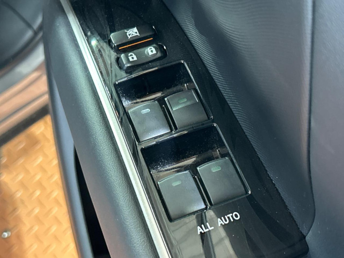 2015 Toyota Estima DBA-ACR50W (UW-6a34b1e3bc84e)[4]