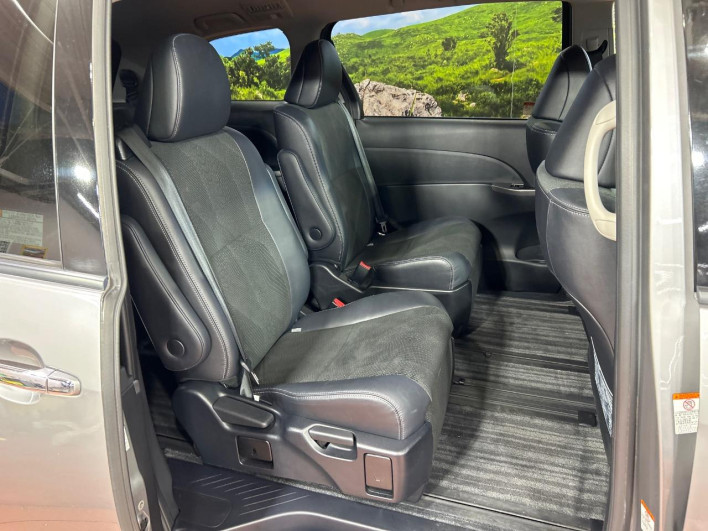 2015 Toyota Estima DBA-ACR50W (UW-6a34b1e3bc84e)[22]