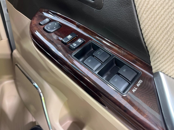 2012 Toyota Alphard DBA-ANH20W (UW-6a34b1f8f1a7c)[29]