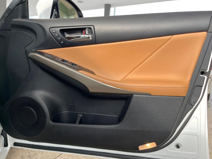 2014 Lexus IS DAA-AVE30 (UW-6a34b1fb7d050)[29]