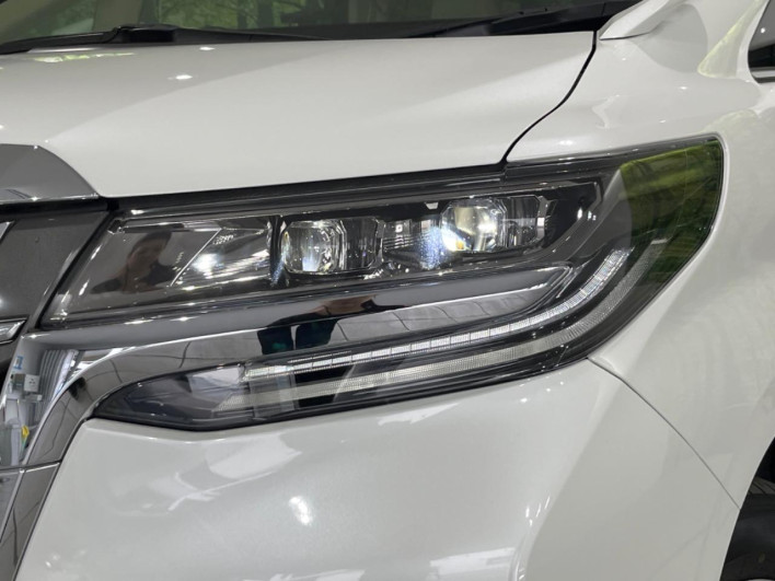 2022 Toyota Alphard Hybrid 6AA-AYH30W (UW-6a34b210ed67a)[27]