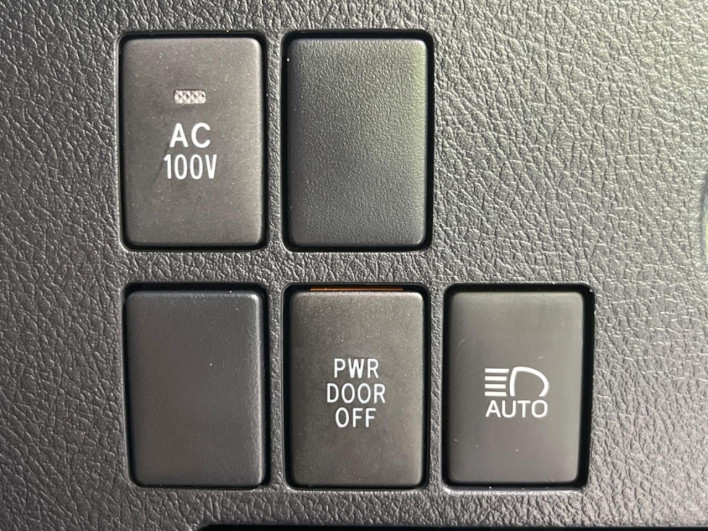 2022 Toyota Alphard Hybrid 6AA-AYH30W (UW-6a34b210ed67a)[18]