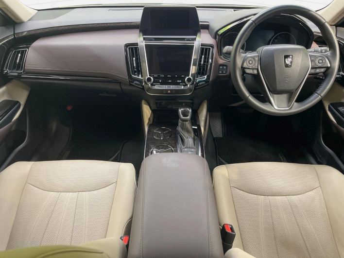 2019 Toyota Crown Hybrid 6AA-AZSH21 (UW-6a34b215450f0)[26]