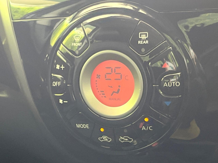 2012 Nissan Note DBA-E12 (UW-6a34b24e5f070)[28]