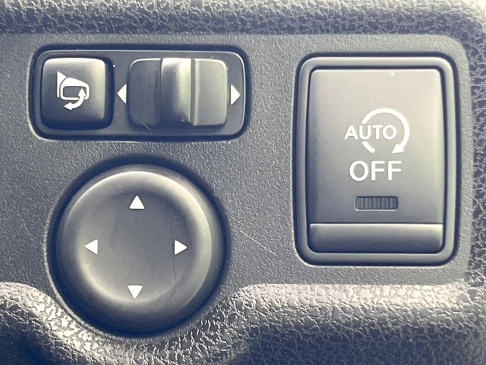 2012 Nissan Note DBA-E12 (UW-6a34b24e5f070)[16]