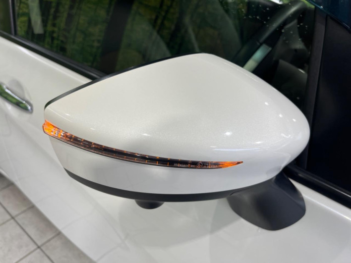 2014 Nissan Note DBA-E12 (UW-6a34b24f71547)[15]