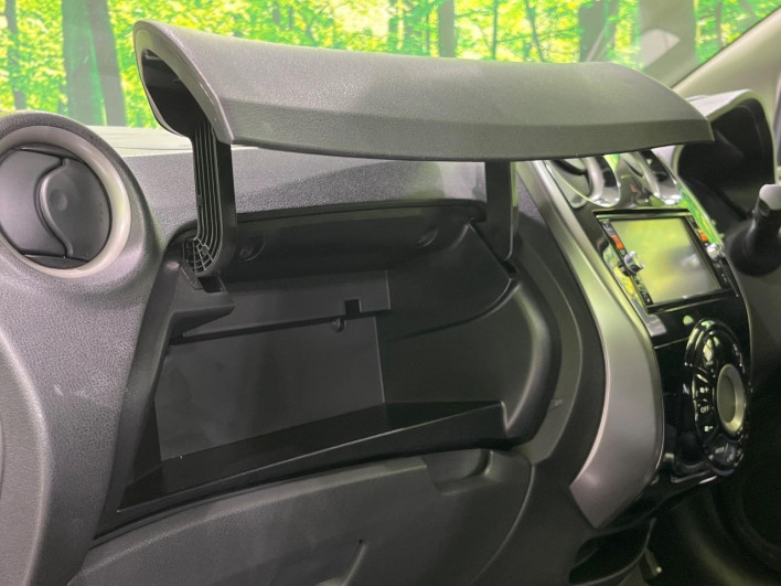 2015 Nissan Note DBA-E12 (UW-6a34b24f853be)[22]