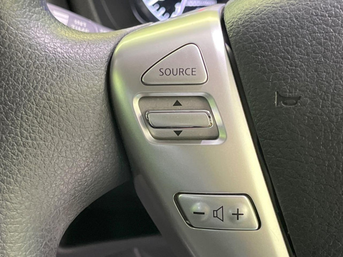 2015 Nissan Note DBA-E12 (UW-6a34b24f853be)[26]