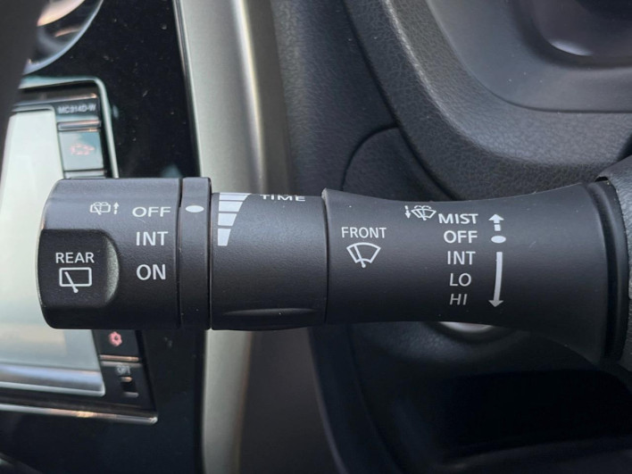 2015 Nissan Note DBA-E12 (UW-6a34b24f9ce6f)[22]