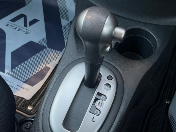 2015 Nissan Note DBA-E12 (UW-6a34b24f9ce6f)[26]