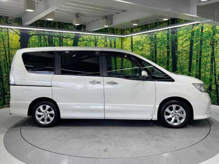 2011 Nissan Serena DBA-FC26 (UW-6a34b2581067e)[17]