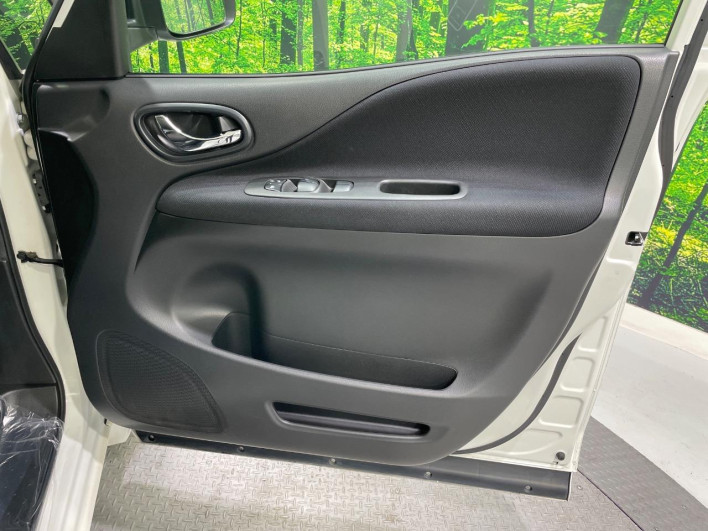 2011 Nissan Serena DBA-FC26 (UW-6a34b2581067e)[29]