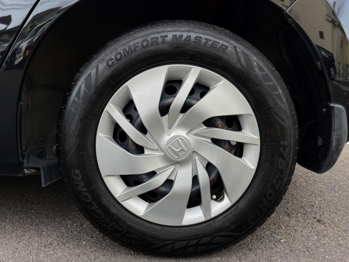 2016 Honda Fit DBA-GK3 (UW-6a34b276cdfa0)[8]