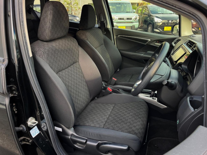 2016 Honda Fit DBA-GK3 (UW-6a34b276cdfa0)[15]