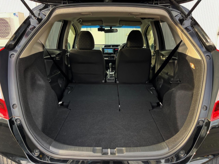 2016 Honda Fit DBA-GK3 (UW-6a34b276cdfa0)[28]