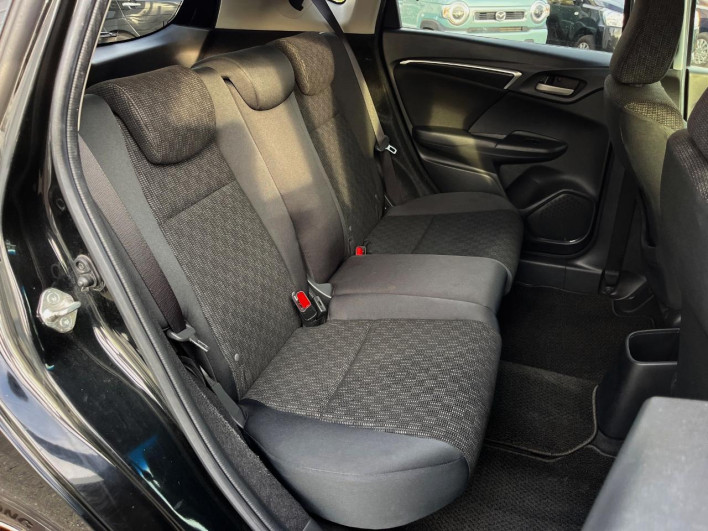 2016 Honda Fit DBA-GK3 (UW-6a34b276cdfa0)[17]