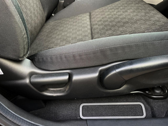 2016 Honda Fit DBA-GK3 (UW-6a34b276cdfa0)[16]
