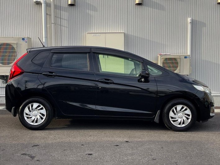 2016 Honda Fit DBA-GK3 (UW-6a34b276cdfa0)[20]