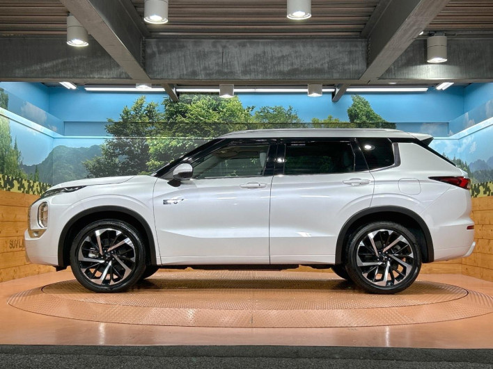 2023 Mitsubishi OUTLANDER PHEV 5LA-GN0W (UW-6a34b278abb63)[11]