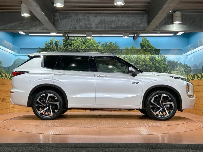 2023 Mitsubishi OUTLANDER PHEV 5LA-GN0W (UW-6a34b278abb63)[15]