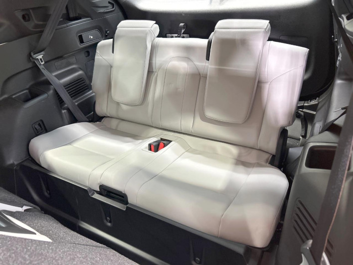 2023 Mitsubishi OUTLANDER PHEV 5LA-GN0W (UW-6a34b278abb63)[23]