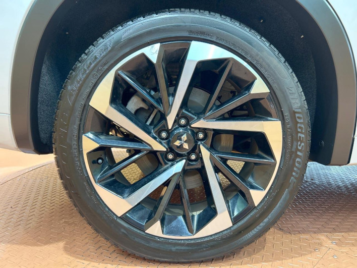 2023 Mitsubishi OUTLANDER PHEV 5LA-GN0W (UW-6a34b278abb63)[8]