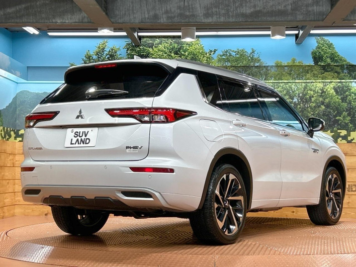 2023 Mitsubishi OUTLANDER PHEV 5LA-GN0W (UW-6a34b278abb63)[14]