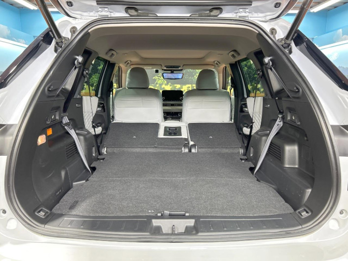 2023 Mitsubishi OUTLANDER PHEV 5LA-GN0W (UW-6a34b278abb63)[28]