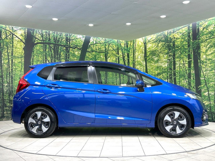 2017 Honda Fit Hybrid DAA-GP5 (UW-6a34b27b2f807)[25]