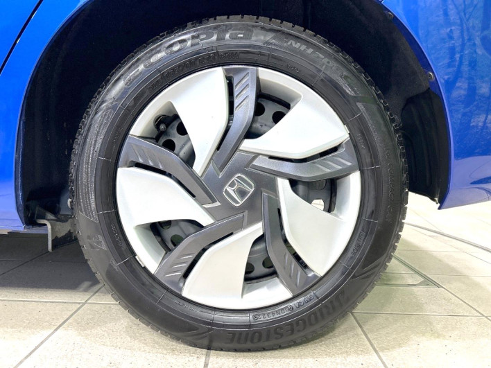 2017 Honda Fit Hybrid DAA-GP5 (UW-6a34b27b2f807)[15]
