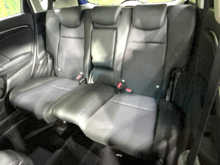 2017 Honda Fit Hybrid DAA-GP5 (UW-6a34b27b2f807)[18]