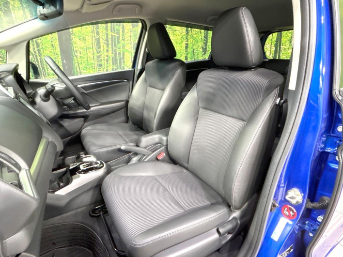 2017 Honda Fit Hybrid DAA-GP5 (UW-6a34b27b2f807)[19]