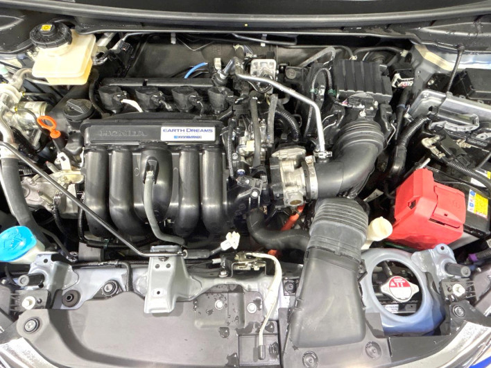 2017 Honda Fit Hybrid DAA-GP5 (UW-6a34b27b2f807)[5]