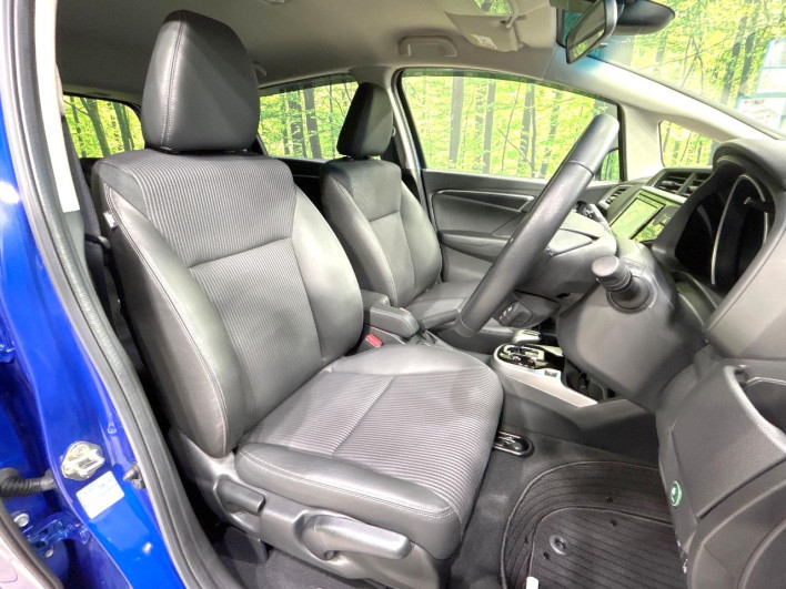 2017 Honda Fit Hybrid DAA-GP5 (UW-6a34b27b2f807)[9]