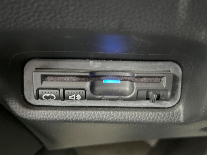 2015 Honda Fit Hybrid DAA-GP5 (UW-6a34b27b4b9a4)[19]