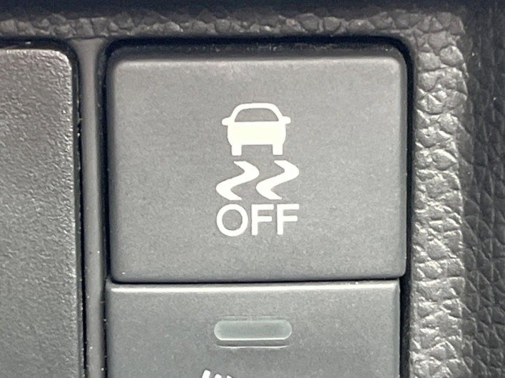 2015 Honda Fit Hybrid DAA-GP5 (UW-6a34b27b4b9a4)[16]