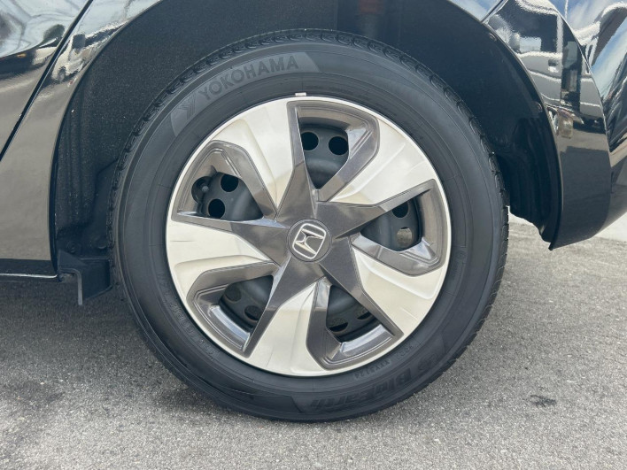2016 Honda Fit Hybrid DAA-GP5 (UW-6a34b27c43066)[13]