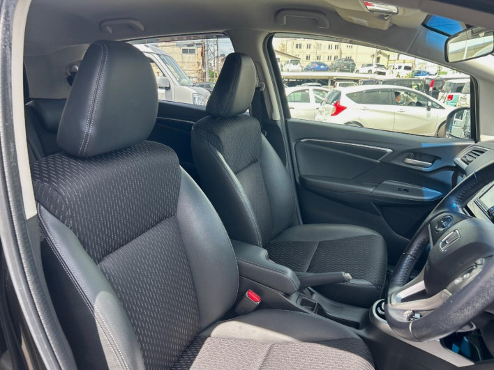 2016 Honda Fit Hybrid DAA-GP5 (UW-6a34b27c43066)[19]