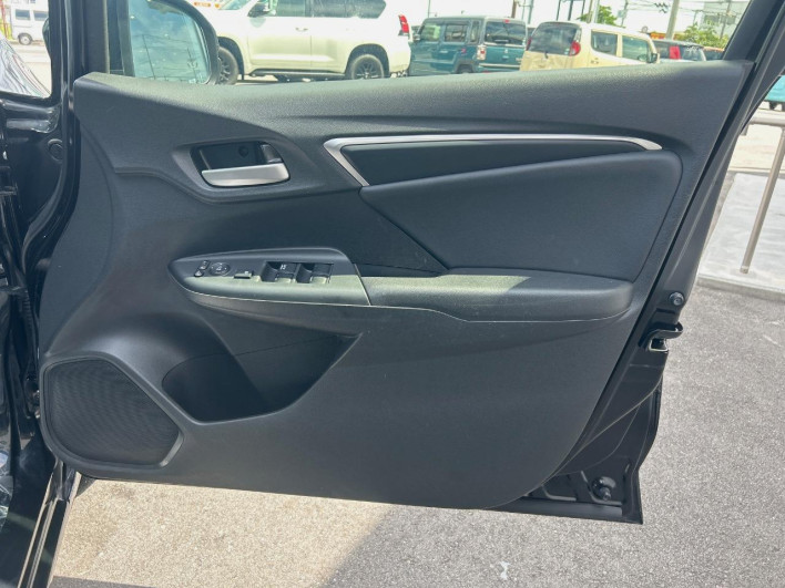 2016 Honda Fit Hybrid DAA-GP5 (UW-6a34b27c43066)[17]