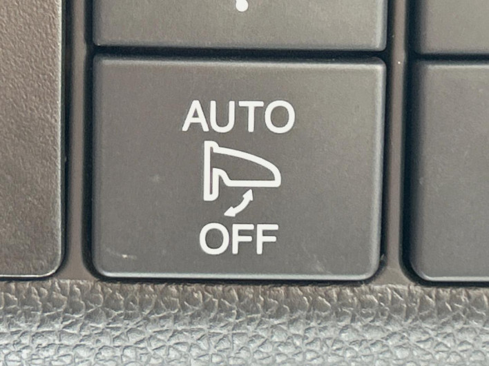 2016 Honda Fit Hybrid DAA-GP5 (UW-6a34b27c43066)[24]