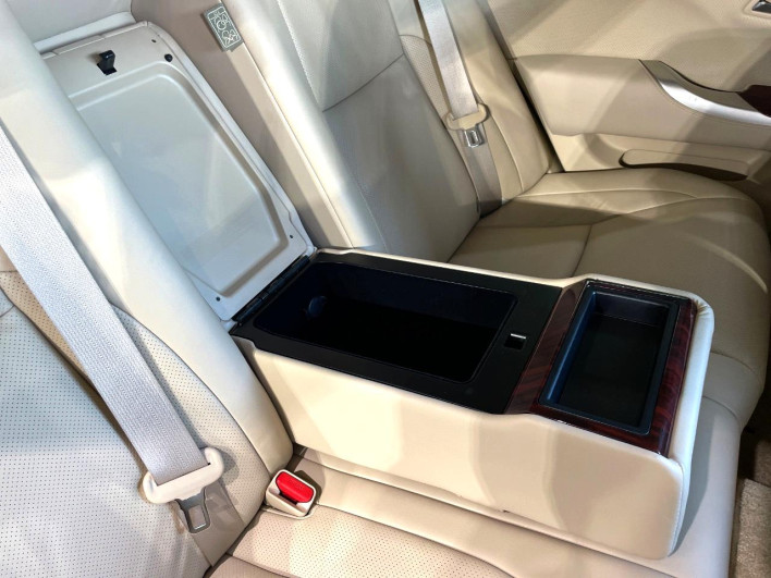 2011 Toyota Crown DBA-GRS202 (UW-6a34b28209fe4)[27]