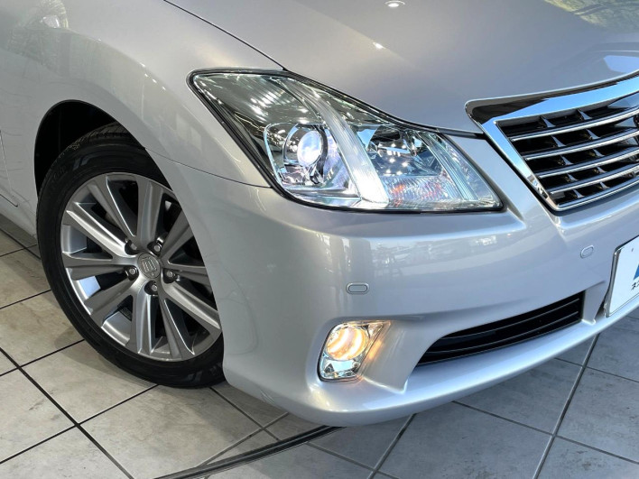 2011 Toyota Crown DBA-GRS202 (UW-6a34b28209fe4)[18]