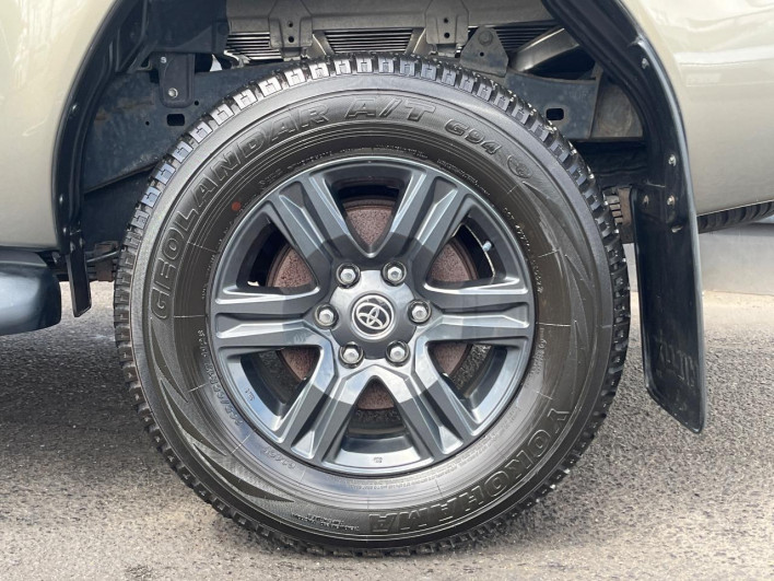 2022 Toyota Hilux 3DF-GUN125 (UW-6a34b28bcd609)[13]