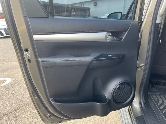 2022 Toyota Hilux 3DF-GUN125 (UW-6a34b28bcd609)[17]