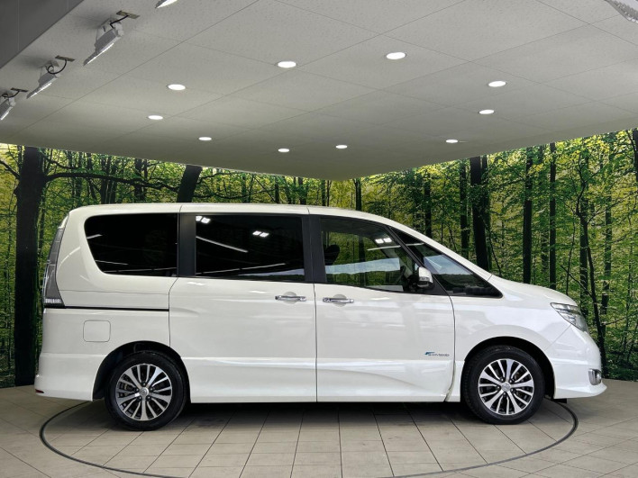 2014 Nissan Serena DAA-HFC26 (UW-6a34b29cb97c1)[26]