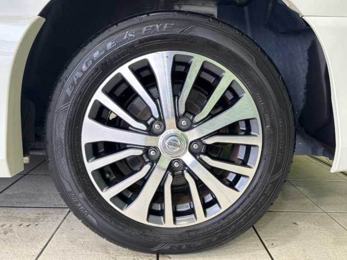 2014 Nissan Serena DAA-HFC26 (UW-6a34b29cb97c1)[16]