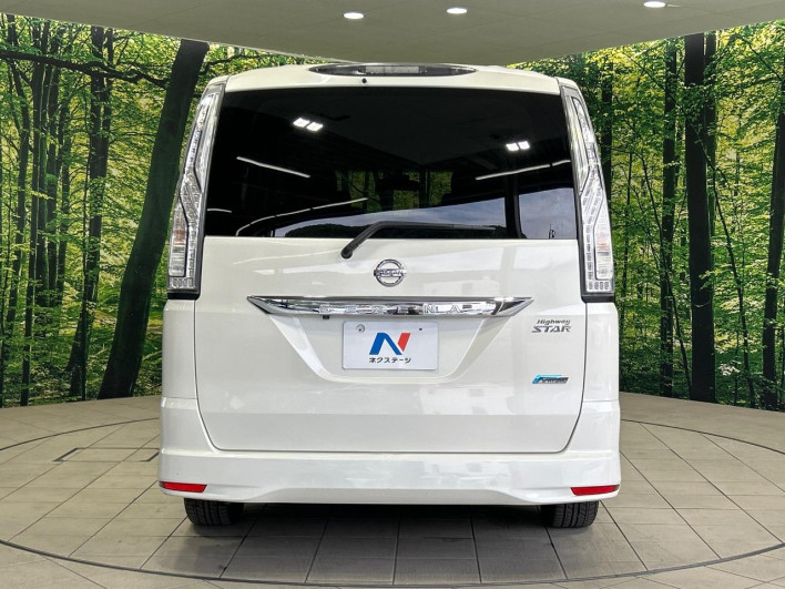 2014 Nissan Serena DAA-HFC26 (UW-6a34b29cb97c1)[28]
